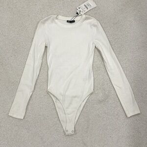 NWT - ZARA - Ribbed Bodysuit - Oyster White (size small)